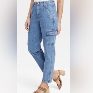 Universal Thread Women's Straight Leg Blue Jeans